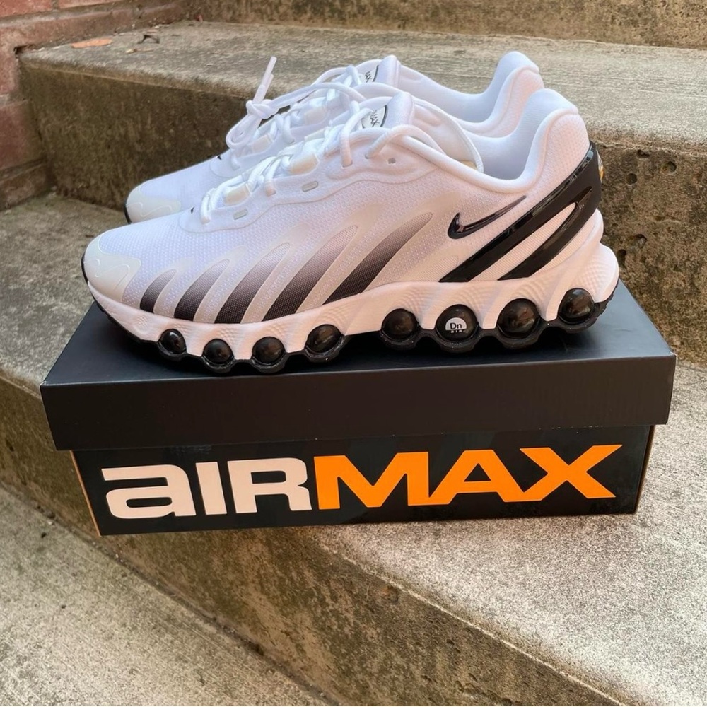 Nike Air Max DN8 White Black Men’s Shoes Size US 9.5 EUR 43 (27.5 CM) Authentic